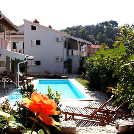 Villas Rab Palit Екстериор снимка