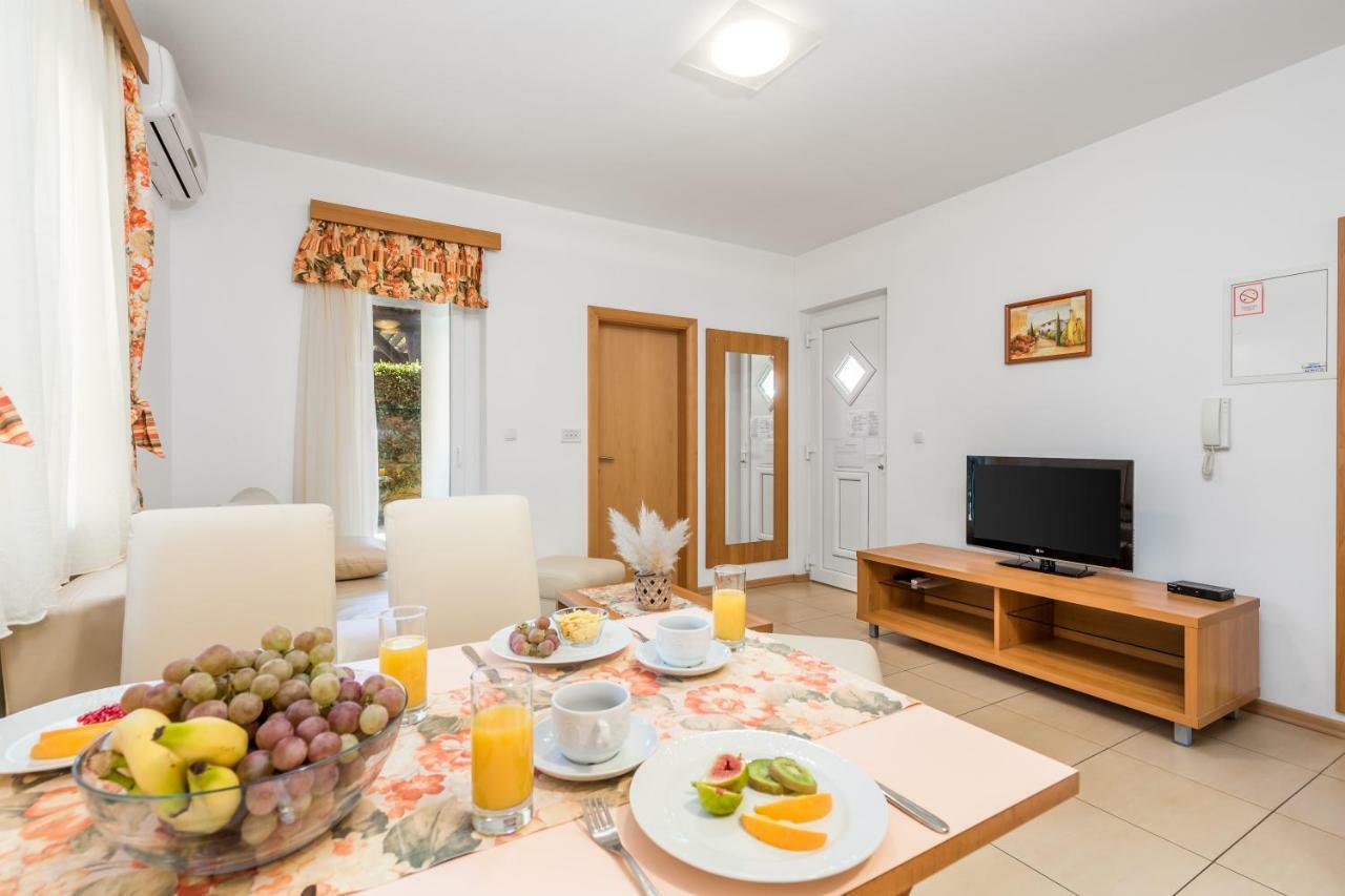Villas Rab Palit Екстериор снимка