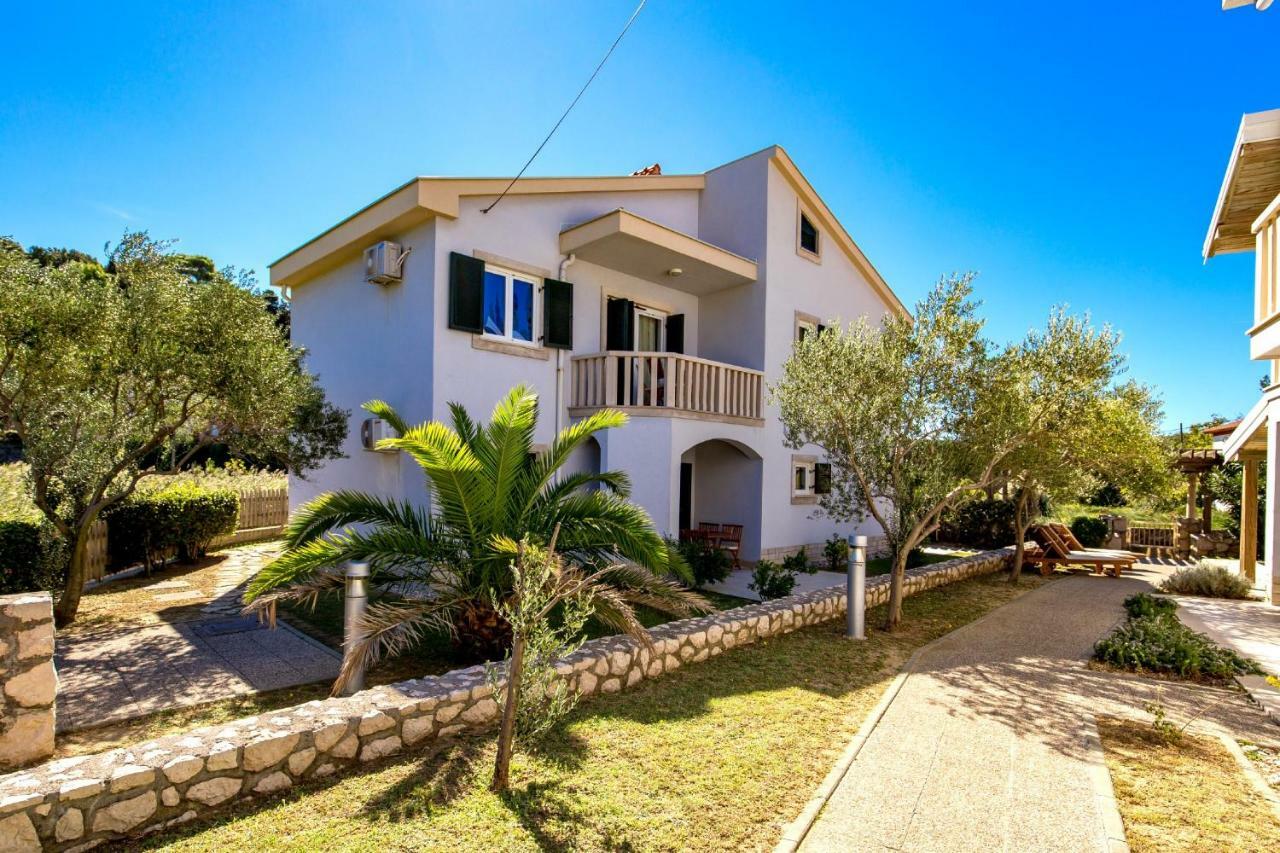 Villas Rab Palit Екстериор снимка
