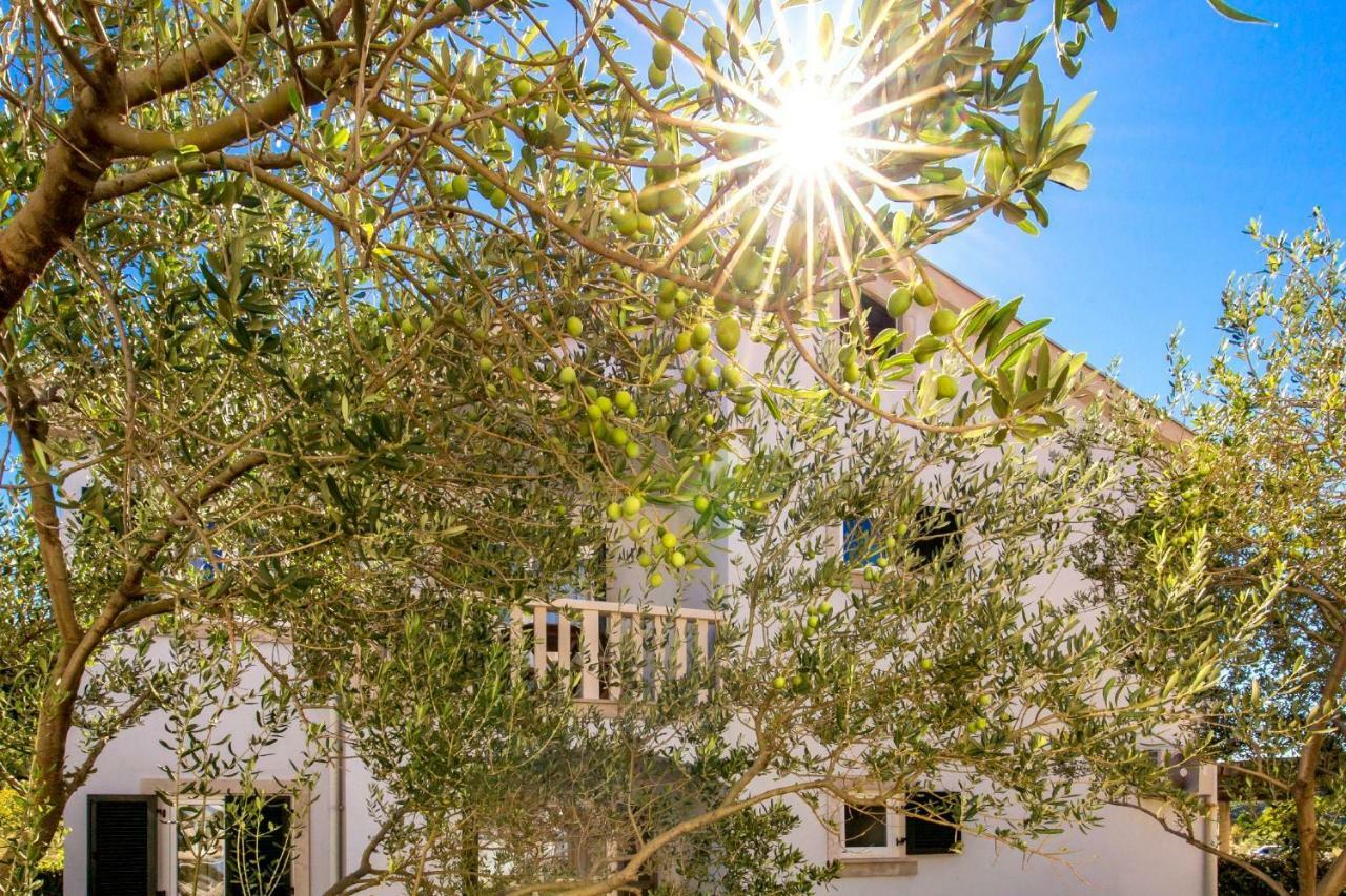 Villas Rab Palit Екстериор снимка
