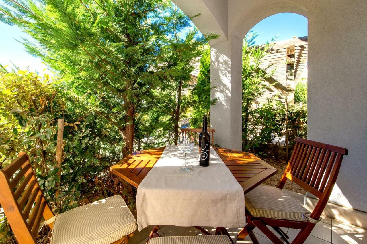 Villas Rab Palit Екстериор снимка