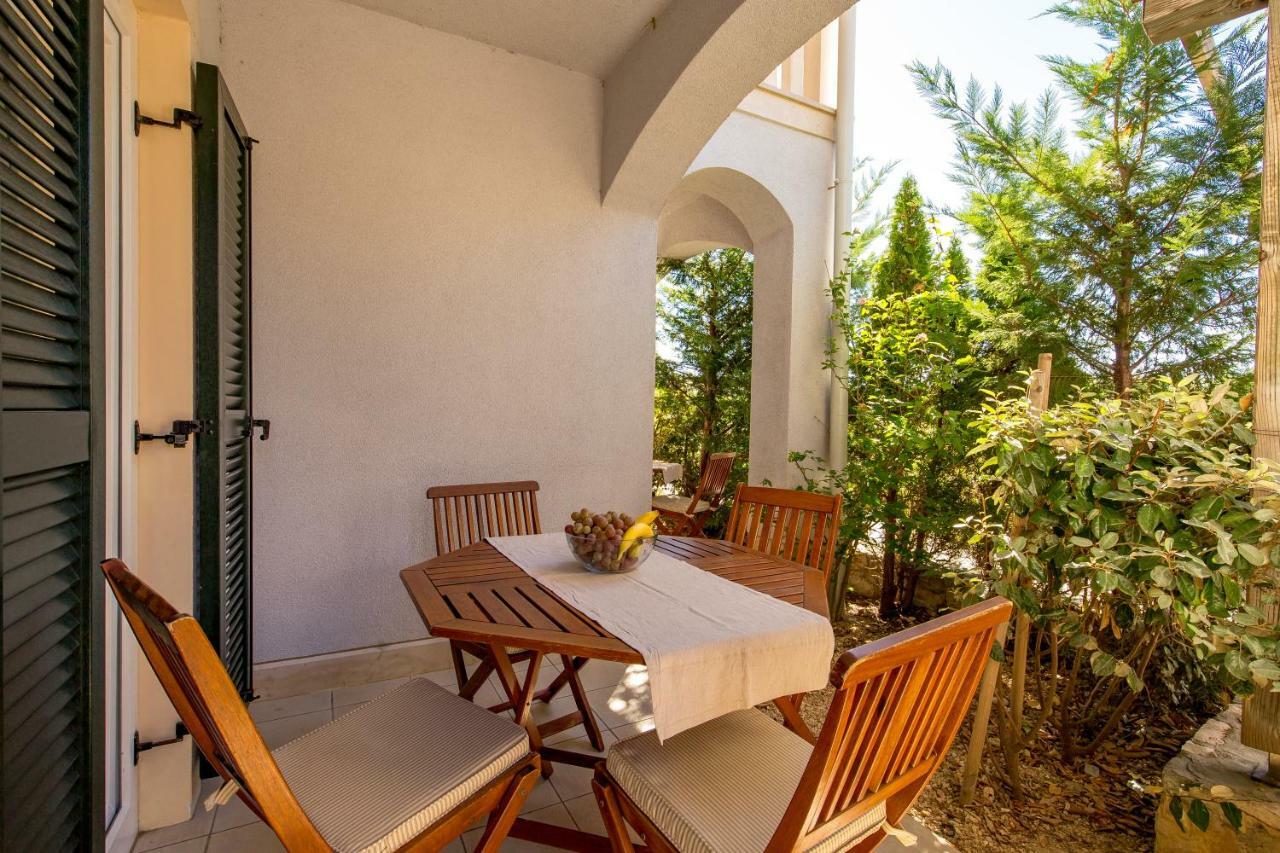 Villas Rab Palit Екстериор снимка