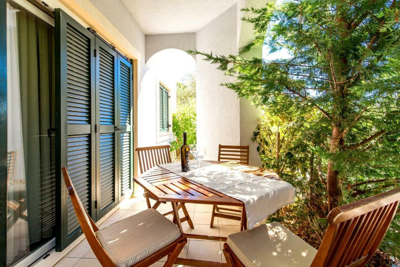 Villas Rab Palit Екстериор снимка