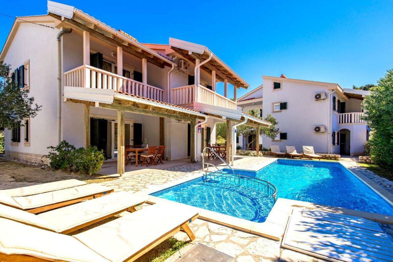 Villas Rab Palit Екстериор снимка